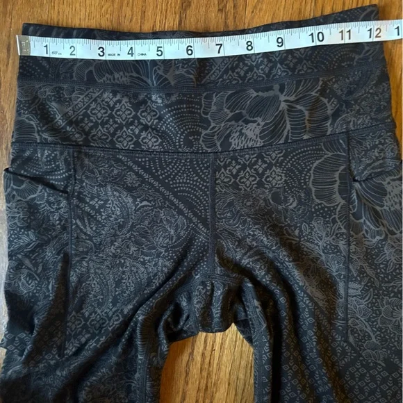 Athleta Patterned Leggings XS - Picture 5 of 8